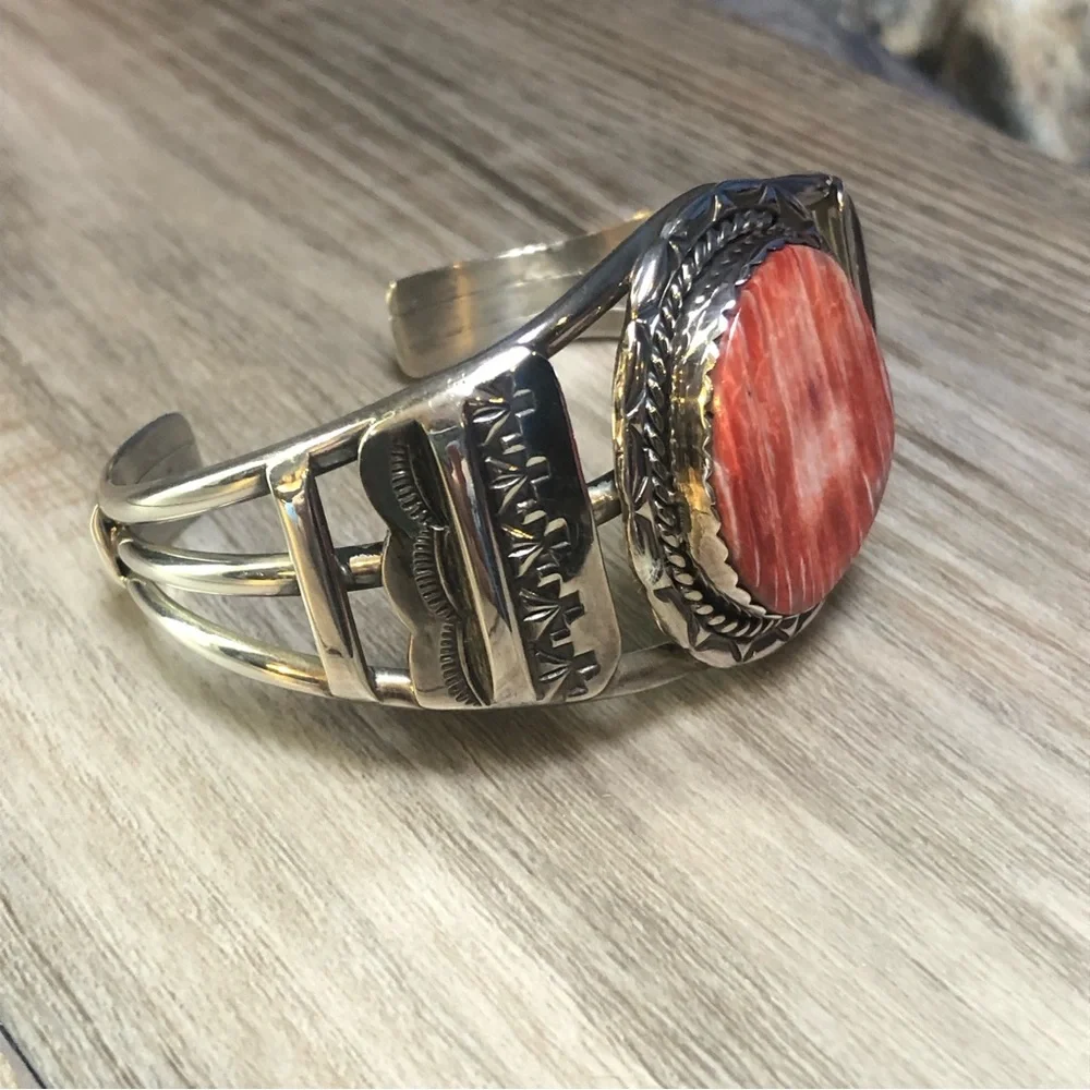 ❤️Red Spiny Oyster Sterling Cuff Bracelet - Picture 4 of 10